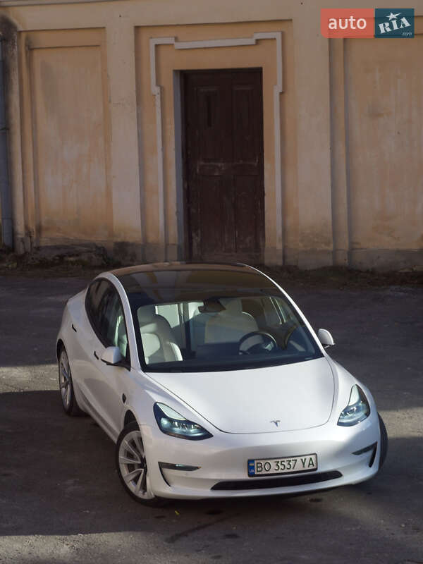 Седан Tesla Model 3 2021 в Тернополе