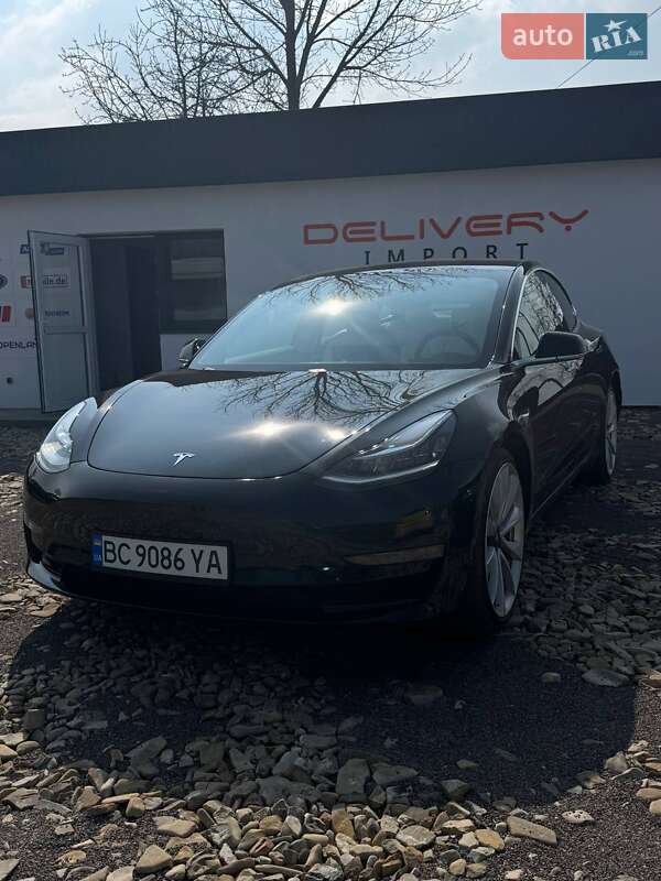 Седан Tesla Model 3 2018 в Самборі