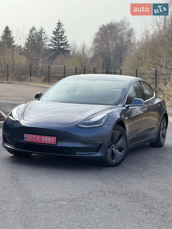 Седан Tesla Model 3 2019 в Рівному