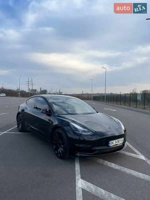 Tesla Model 3 2022