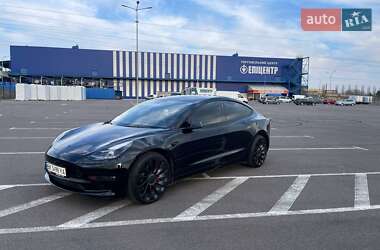 Седан Tesla Model 3 2022 в Ровно