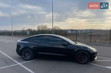 Седан Tesla Model 3 2022 в Ровно