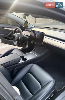 Седан Tesla Model 3 2022 в Ровно