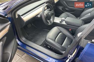 Седан Tesla Model 3 2023 в Києві