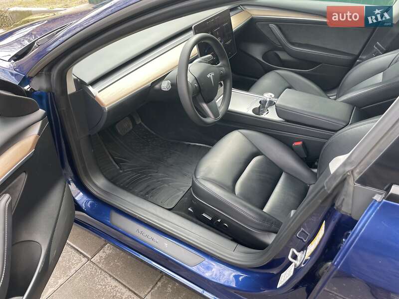 Седан Tesla Model 3 2023 в Киеве