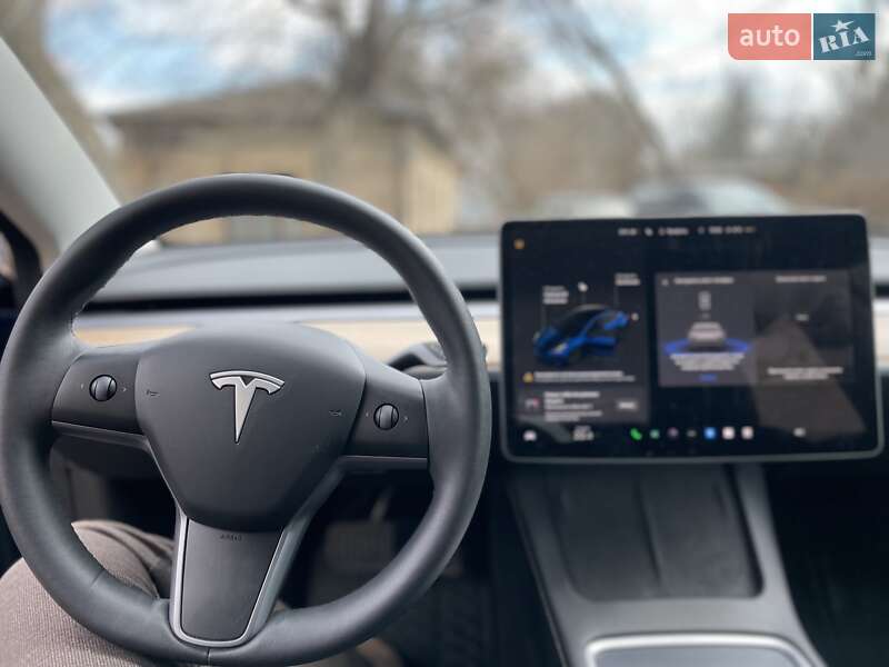 Седан Tesla Model 3 2023 в Киеве