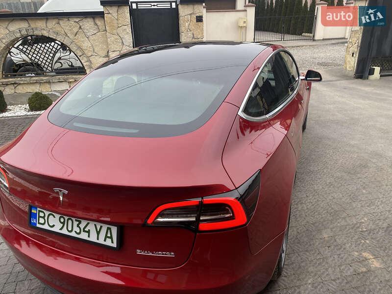 Седан Tesla Model 3 2019 в Самборе