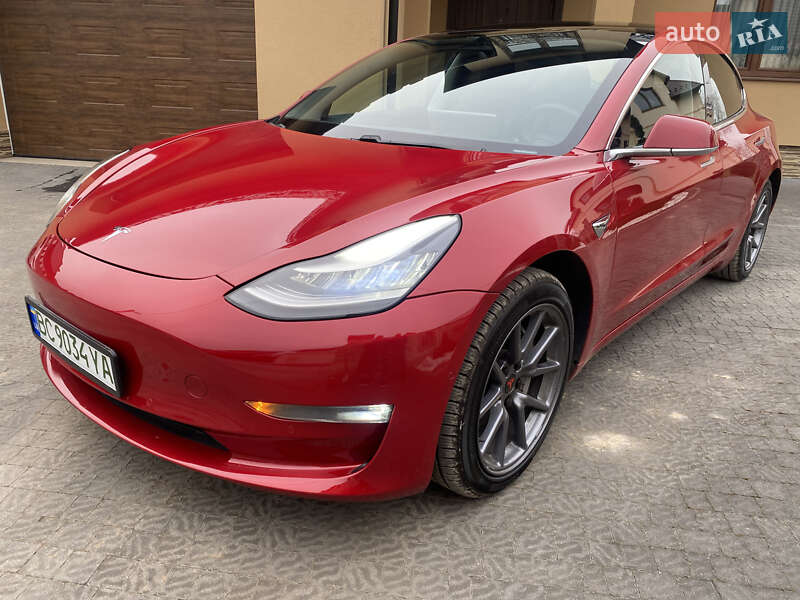 Седан Tesla Model 3 2019 в Самборе