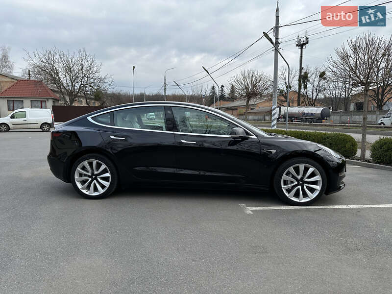 Седан Tesla Model 3 2019 в Виннице