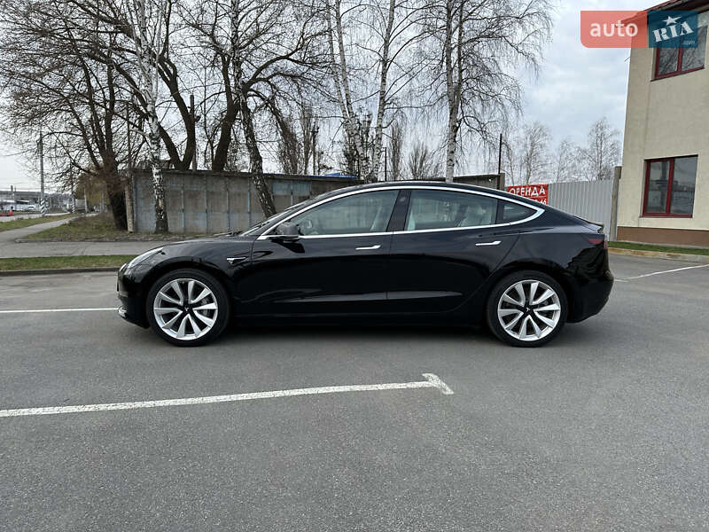 Седан Tesla Model 3 2019 в Виннице