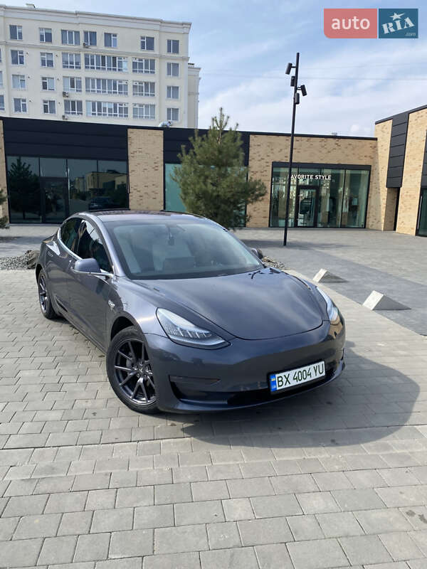 Tesla Model 3 2019