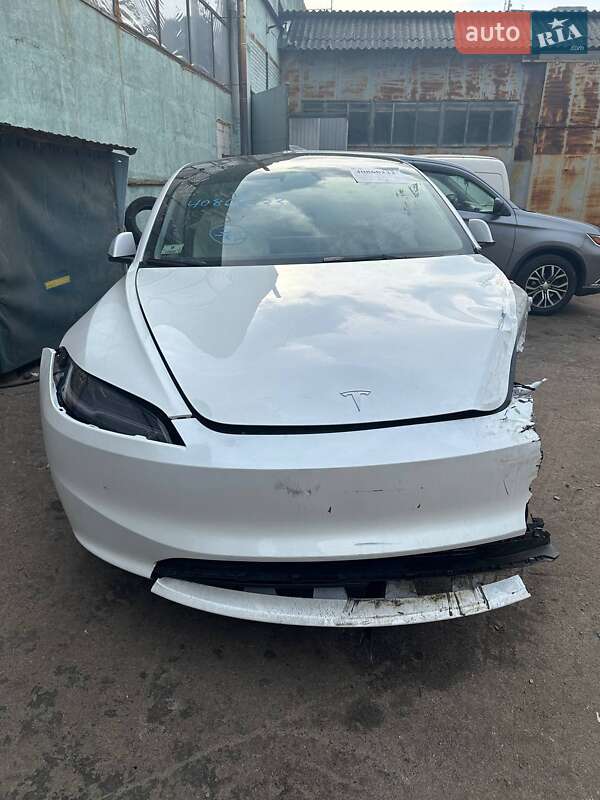 Седан Tesla Model 3 2024 в Киеве фото 4 Седан Tesla Model 3 2024 в Киеве