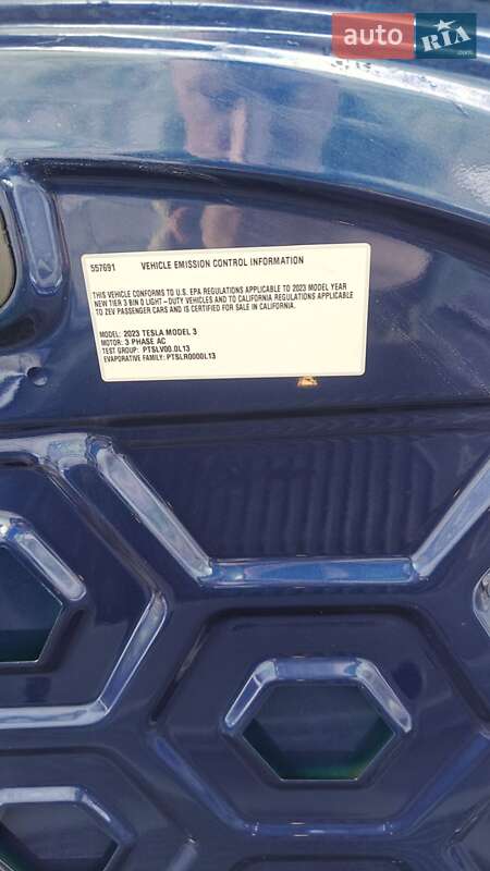 Седан Tesla Model 3 2023 в Павлограді