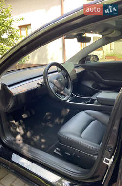 Седан Tesla Model 3 2018 в 