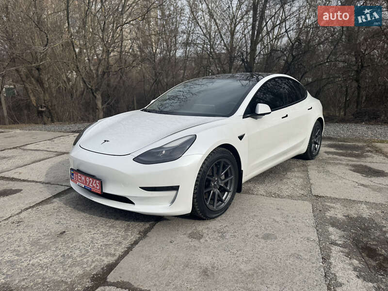 Tesla Model 3 2021