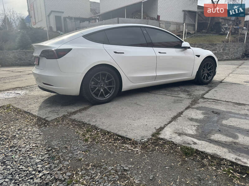 Седан Tesla Model 3 2021 в Шепетовке
