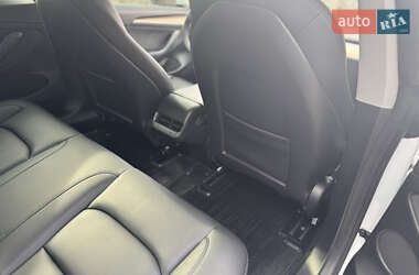 Седан Tesla Model 3 2021 в 
