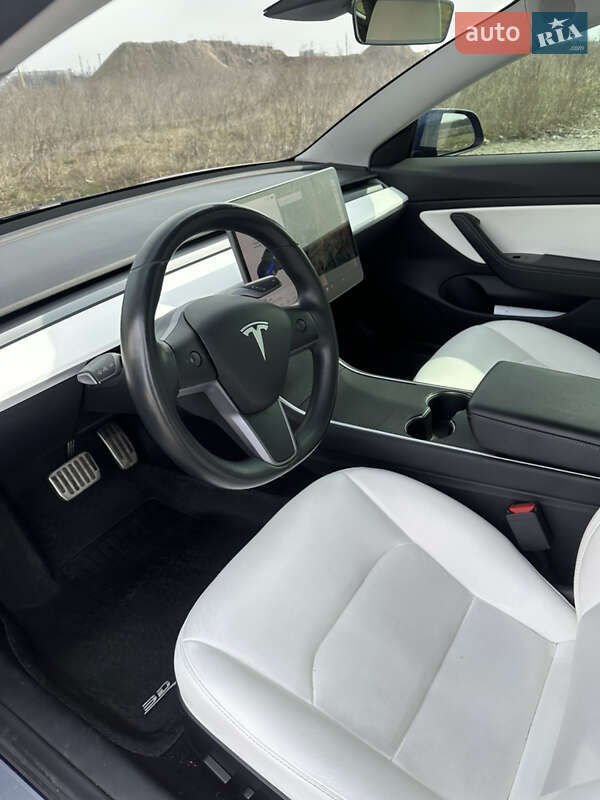 Седан Tesla Model 3 2019 в Вінниці