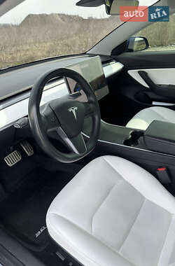 Седан Tesla Model 3 2019 в 