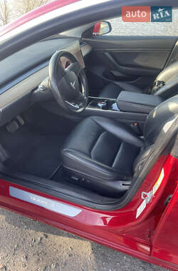 Седан Tesla Model 3 2019 в 