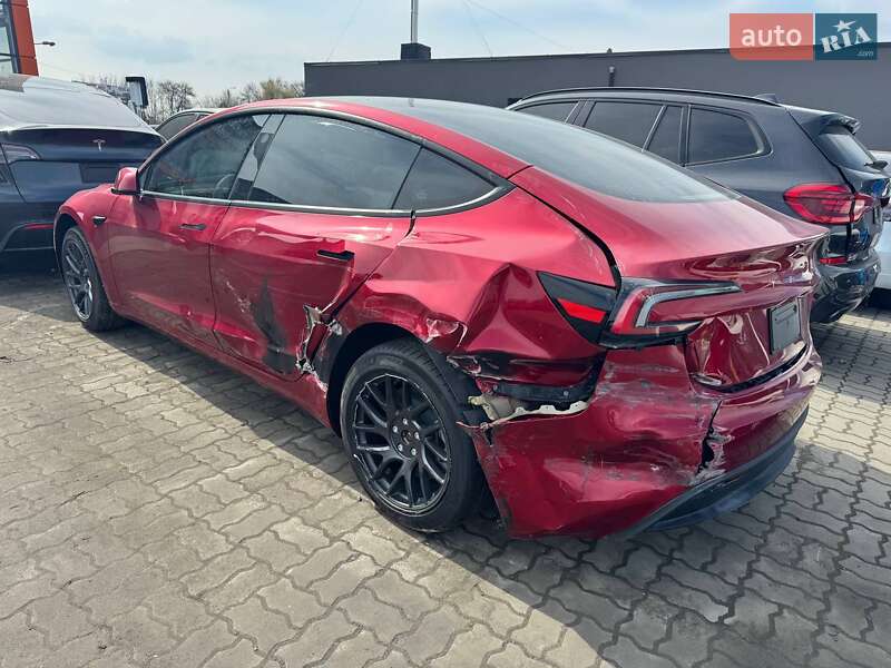 Седан Tesla Model 3 2024 в Львове