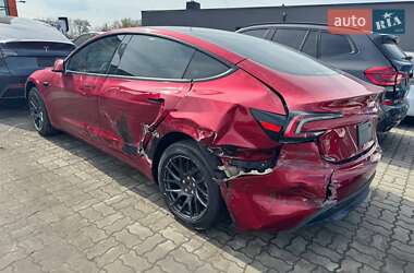 Седан Tesla Model 3 2024 в 