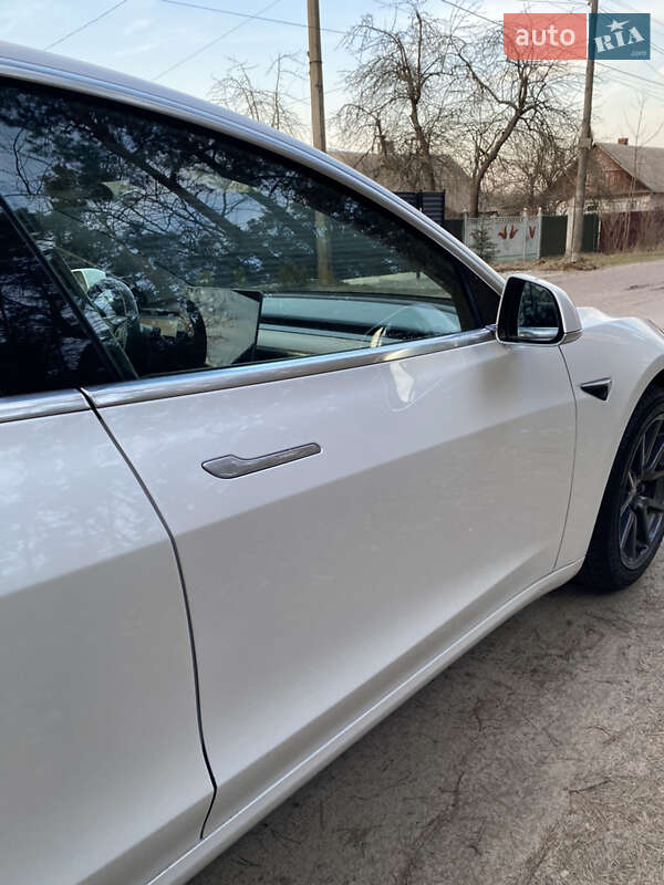 Седан Tesla Model 3 2019 в Житомире