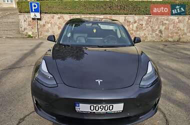 Седан Tesla Model 3 2021 в 