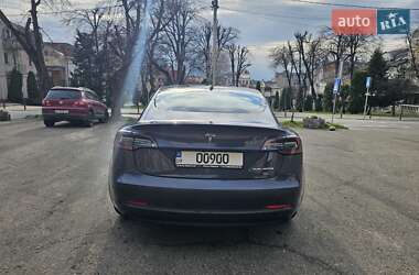 Седан Tesla Model 3 2021 в 