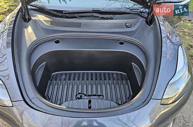 Седан Tesla Model 3 2021 в 