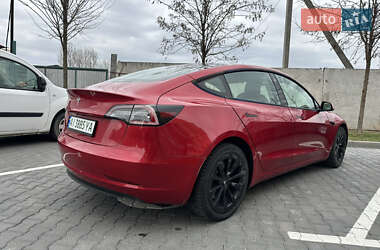 Седан Tesla Model 3 2022 в 