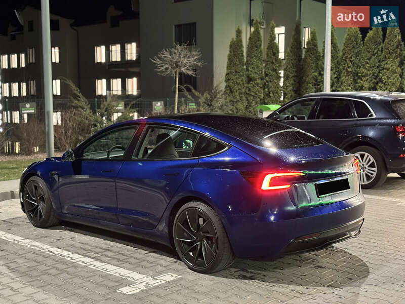 Седан Tesla Model 3 2024 в Львові