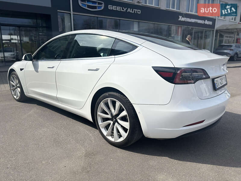 Седан Tesla Model 3 2020 в Хмельницком