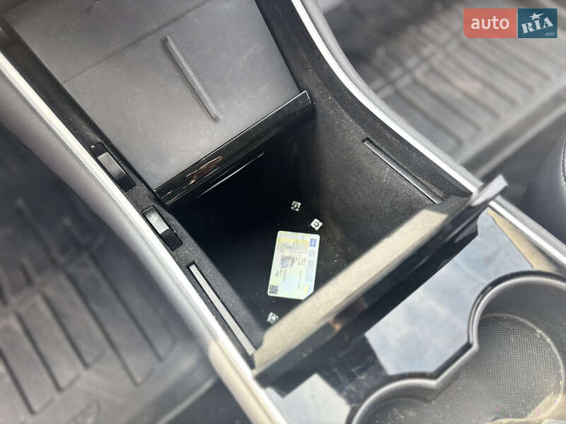 Седан Tesla Model 3 2020 в Хмельницком