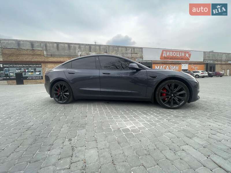 Седан Tesla Model 3 2019 в Львові
