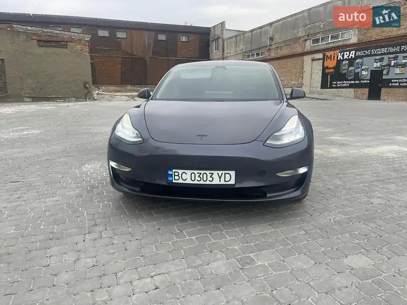 Седан Tesla Model 3 2019 в 