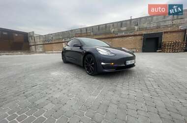 Седан Tesla Model 3 2019 в Львові