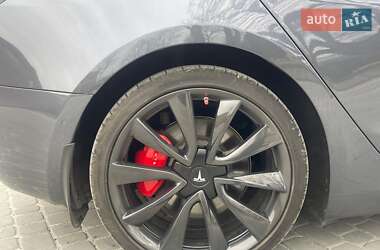 Седан Tesla Model 3 2019 в Львові