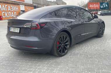 Седан Tesla Model 3 2019 в Львові