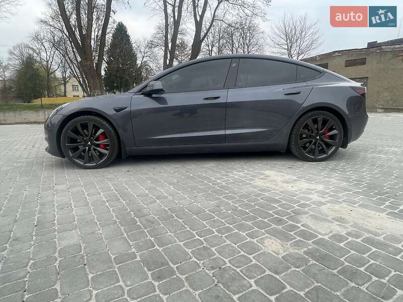 Седан Tesla Model 3 2019 в Львові