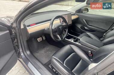 Седан Tesla Model 3 2019 в Львове