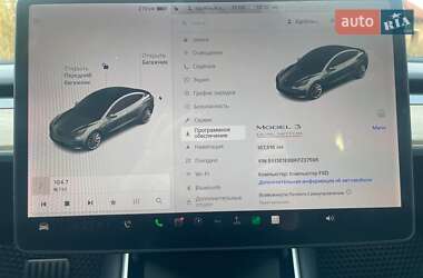 Седан Tesla Model 3 2019 в Львові
