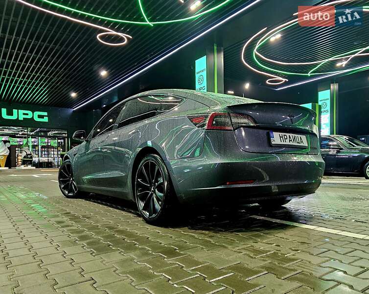 Tesla Model 3 2018