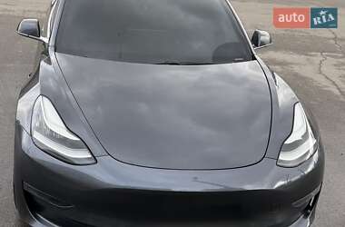 Седан Tesla Model 3 2019 в 