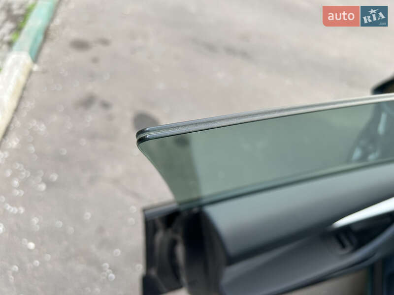 Седан Tesla Model 3 2023 в Одессе