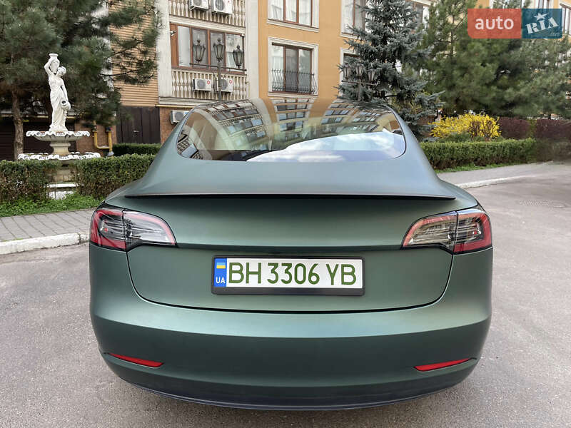 Седан Tesla Model 3 2023 в Одессе