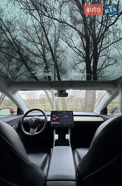 Седан Tesla Model 3 2018 в 