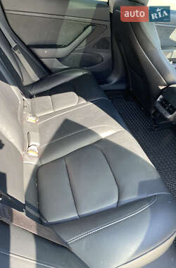 Седан Tesla Model 3 2019 в 