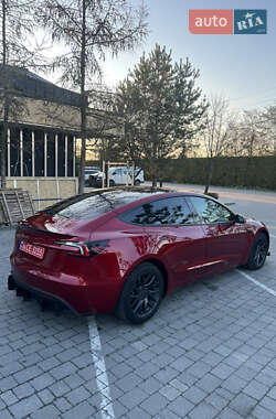 Седан Tesla Model 3 2024 в 