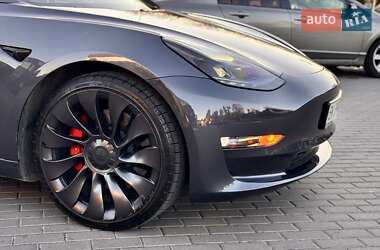 Седан Tesla Model 3 2021 в 